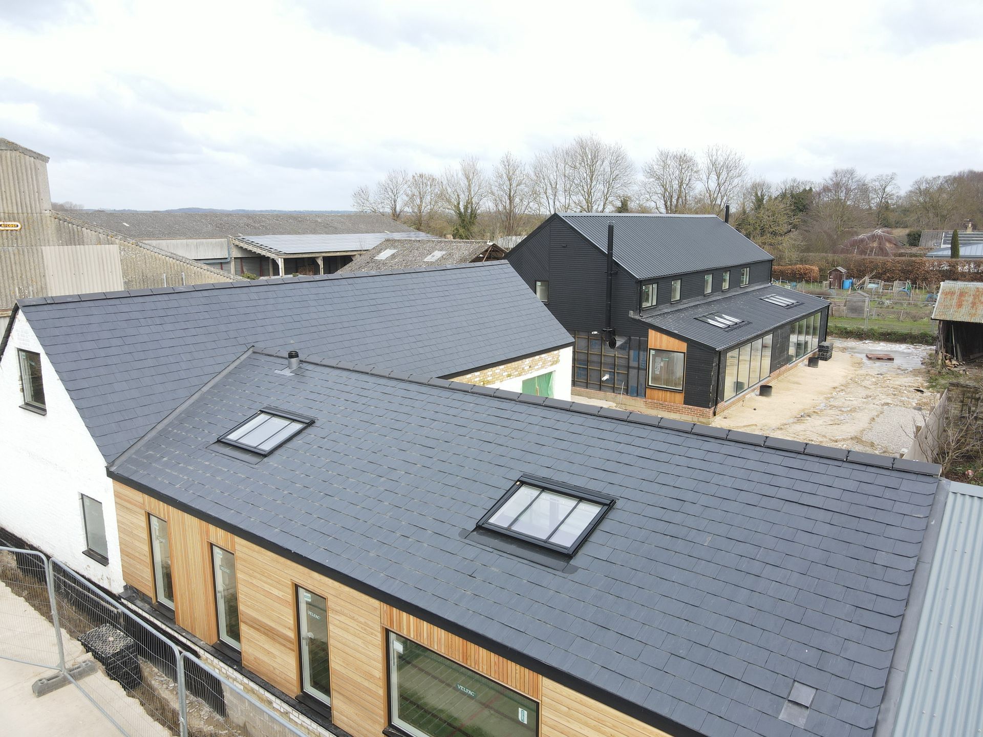 Roof with velux