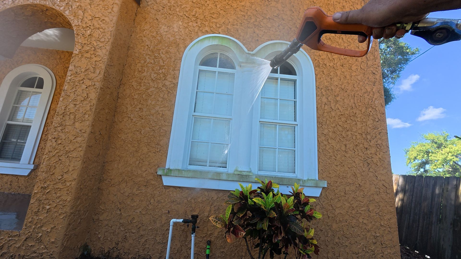 soft washing stucco