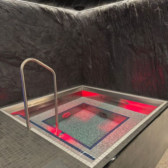 stainless steel hot tub installed in Calgary