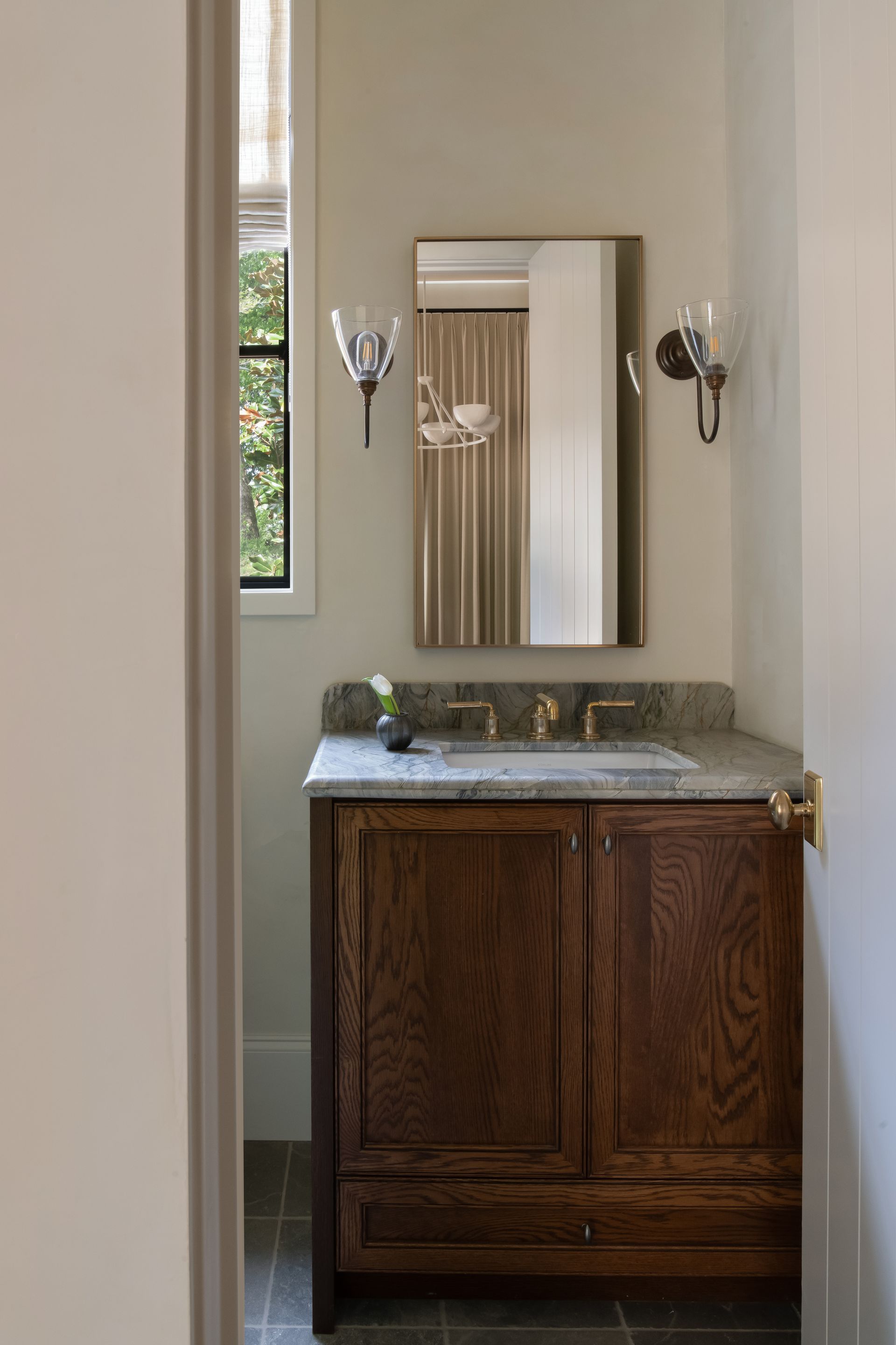 Nashville and Franklin interior designer specializing in whole home new builds, renovations, and custom furnishings