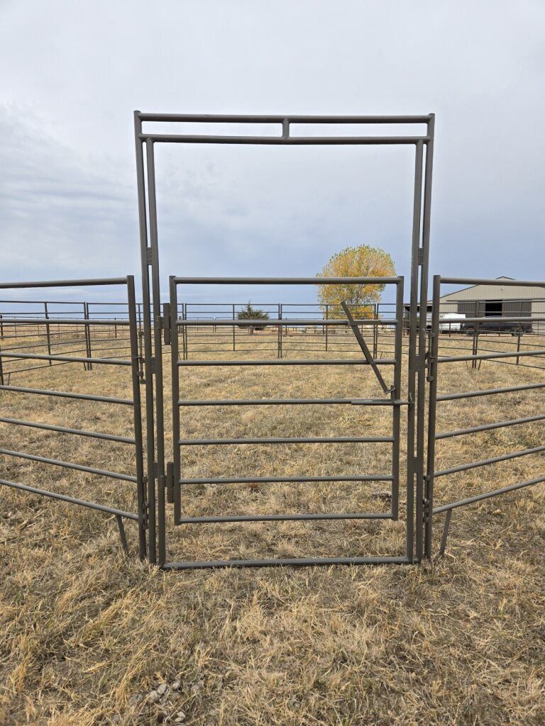 Horse Equipment
Round Pen