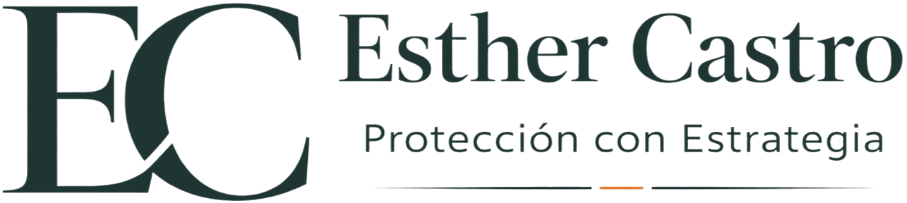Logotipo de Esther Castro con las letras estilizadas "EC" y el lema "Protección con Estrategia".
