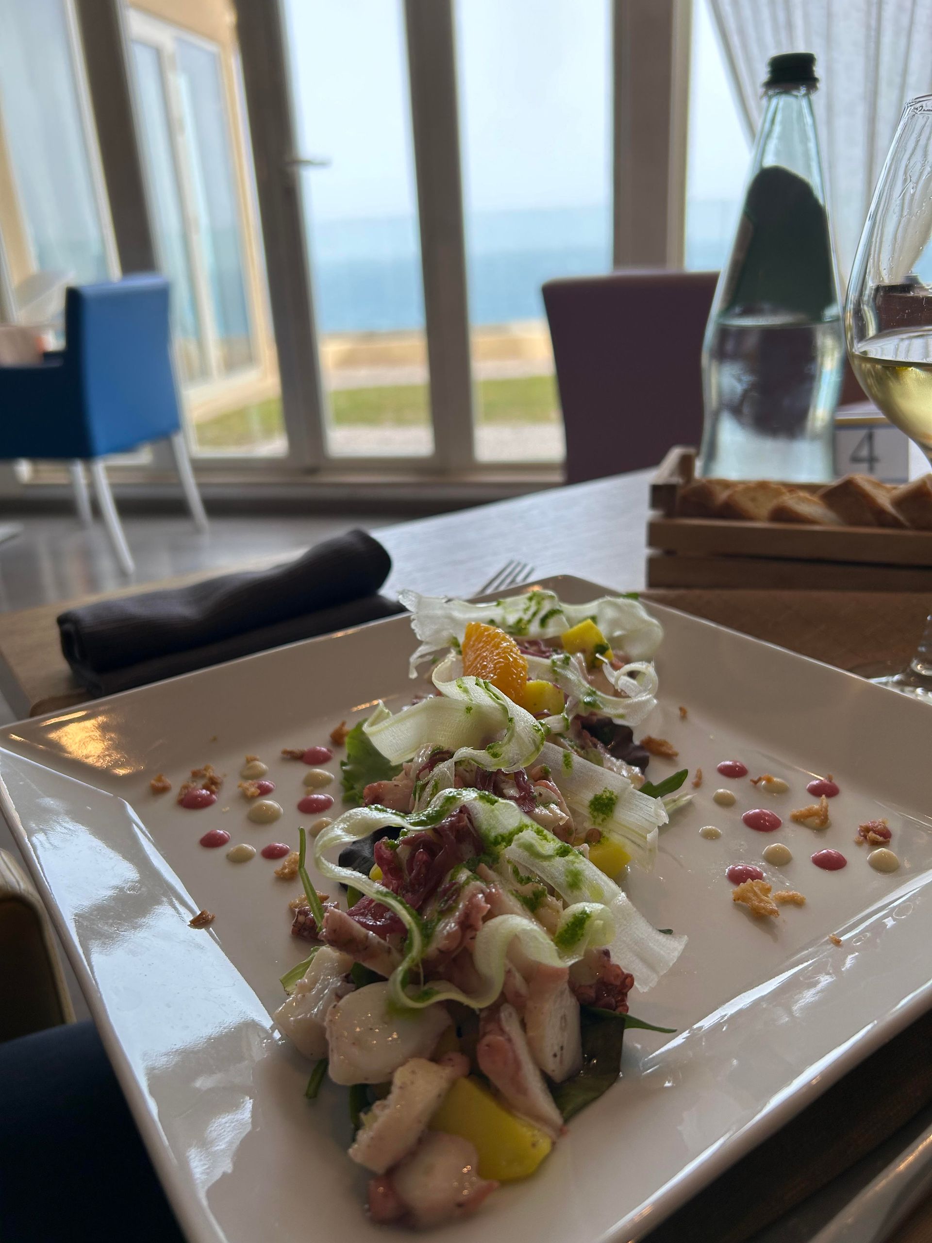 Piatto di pesce alla Tavernetta, ristorante a Soverato con vista mare