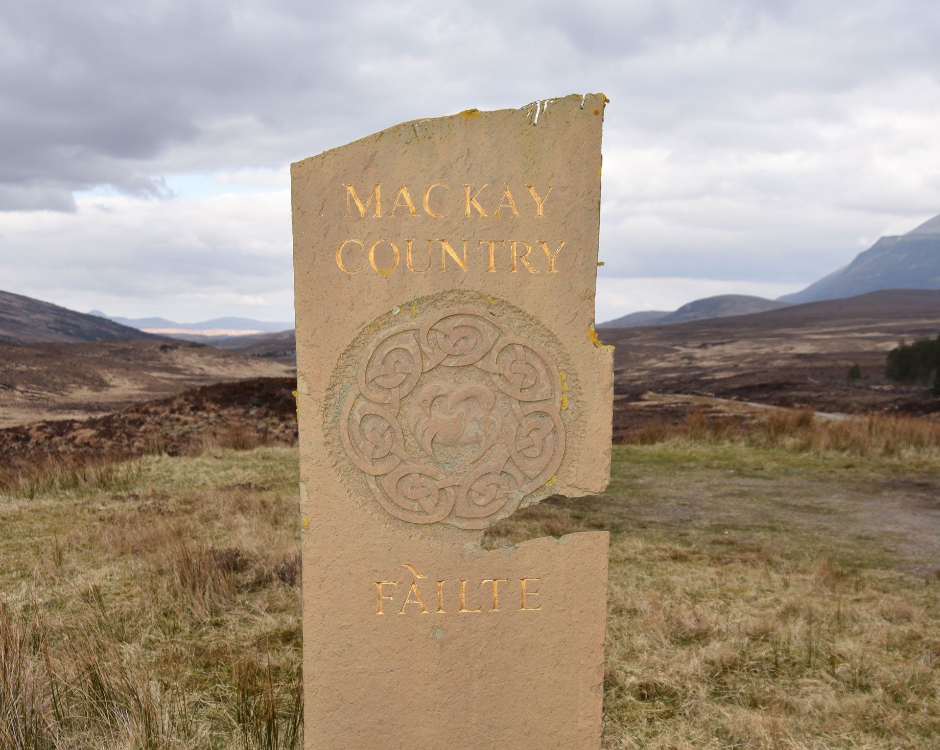 mackay country sign