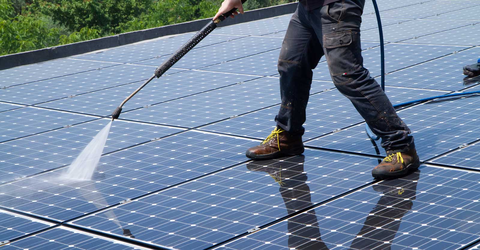 dirty solar panels before and after cleaning Australia
