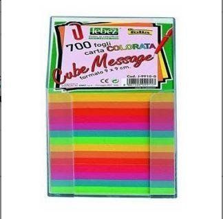 Cubo di foglietti adesivi color arcobaleno con 700 fogli in un contenitore di plastica.