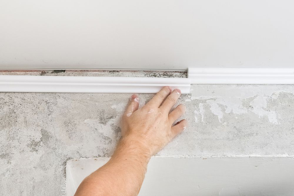 Hand Fitting White Cornice — Patch Plaster Paint in Johnston, NT