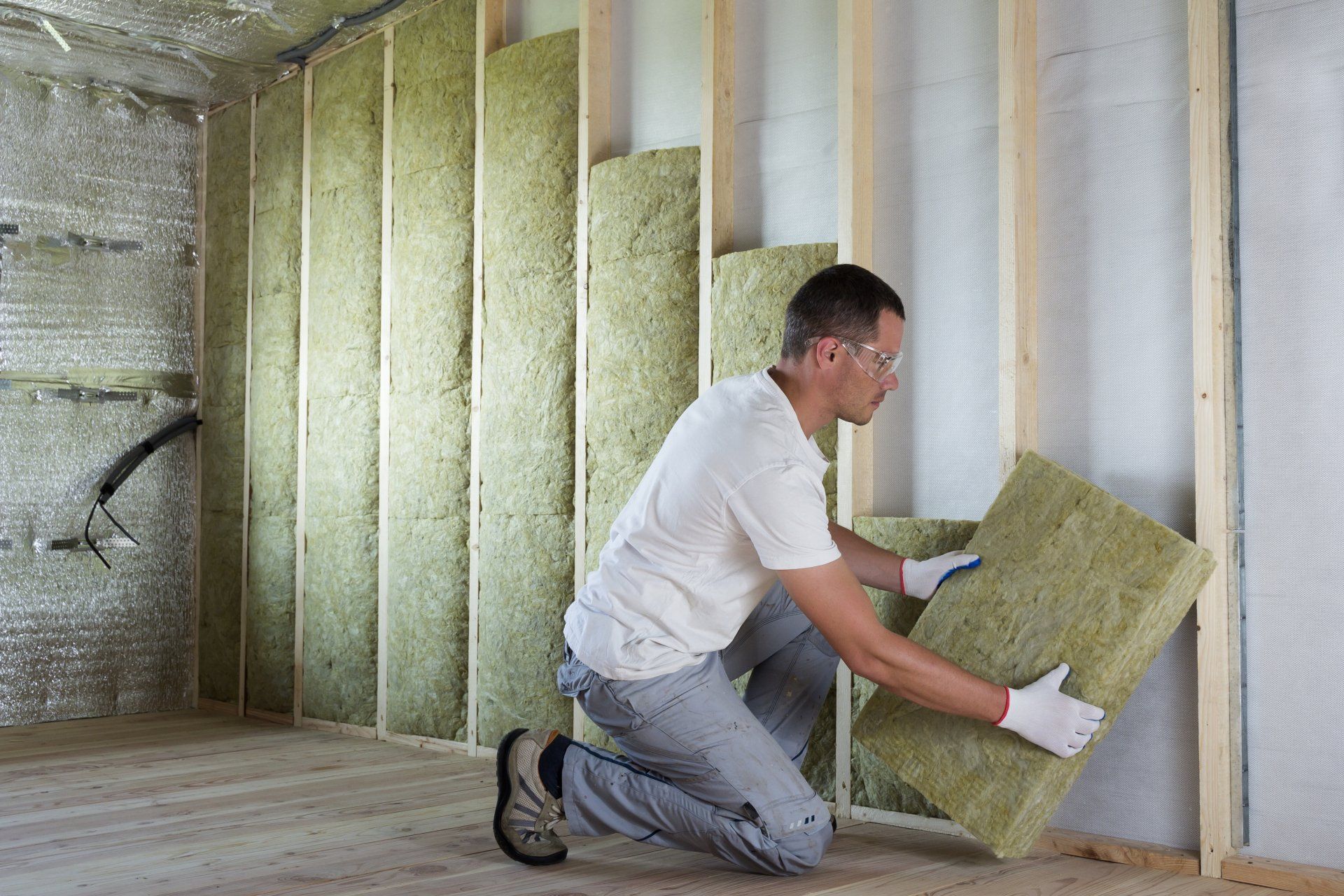 Travailleur rénovation global énergétique