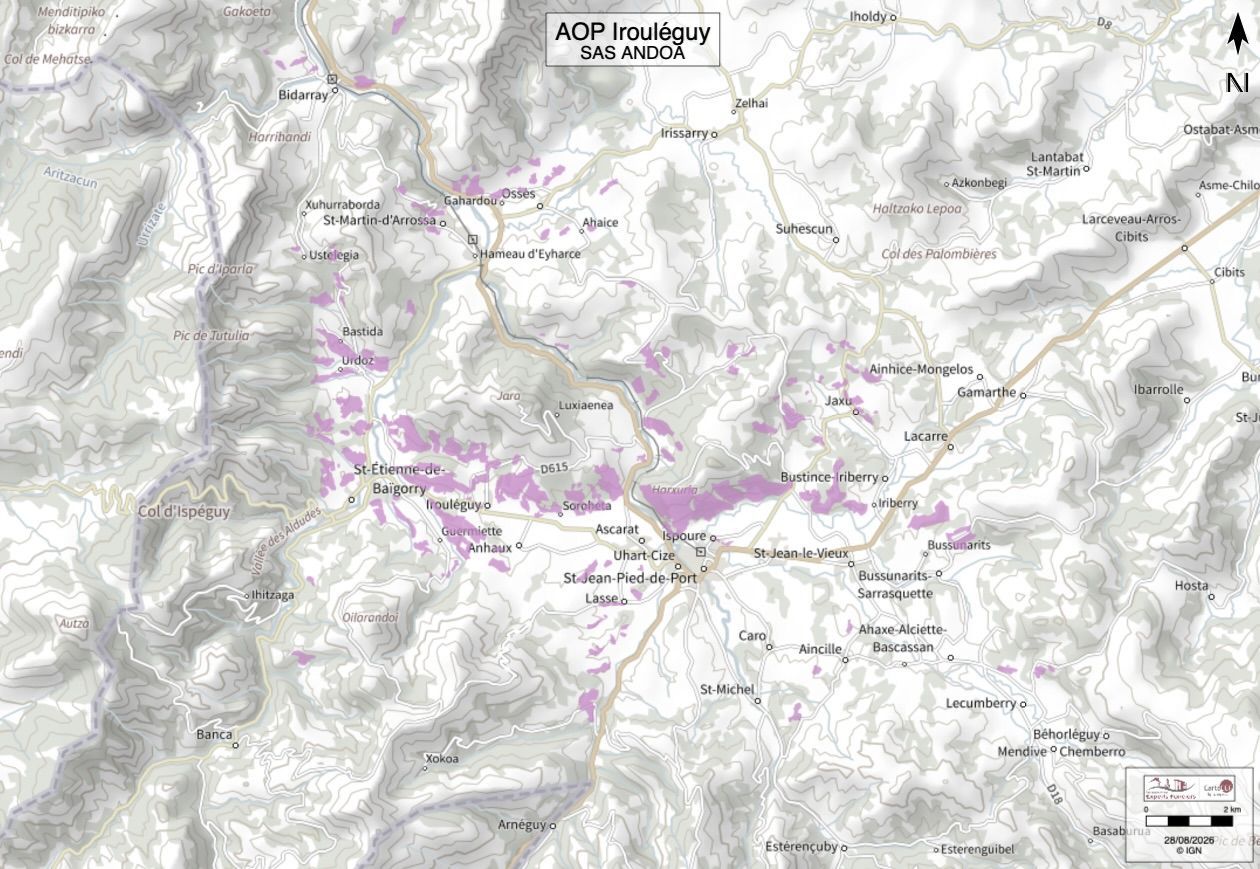 Photographie d'une carte indiquant les zones composant l'AOP Irouleguy