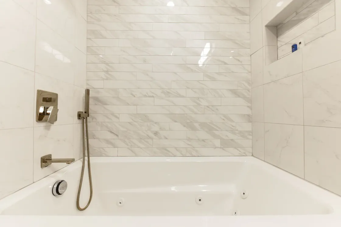 Desert Moon Motel, Las Vegas | 217-521-6682 | King Suite with Jetted Tub
