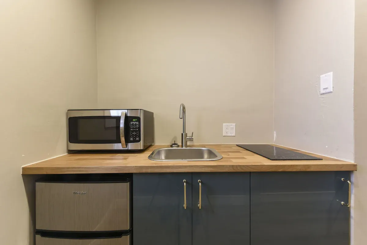desert moon motel - utility kitchen