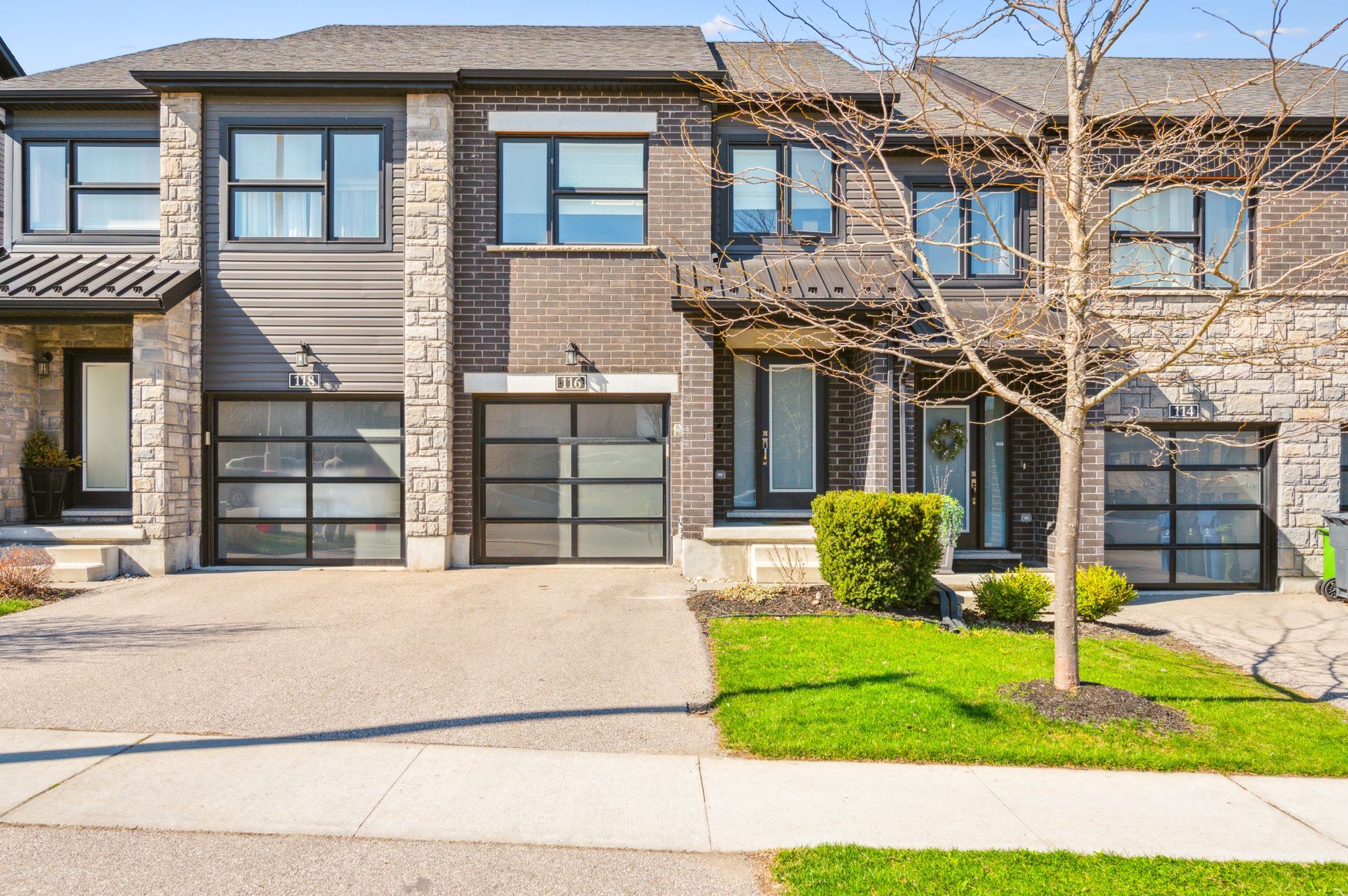 Freehold townhomes in Guelph, ON.