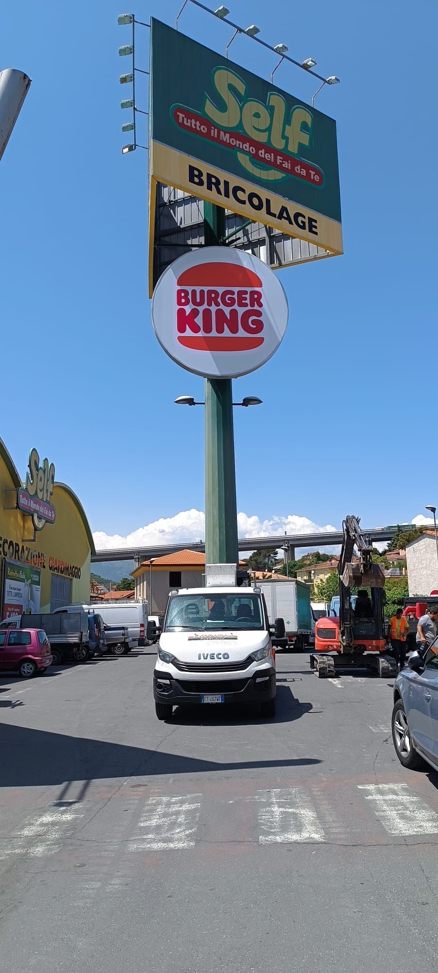 Produzione totem pubblicitari a Torino