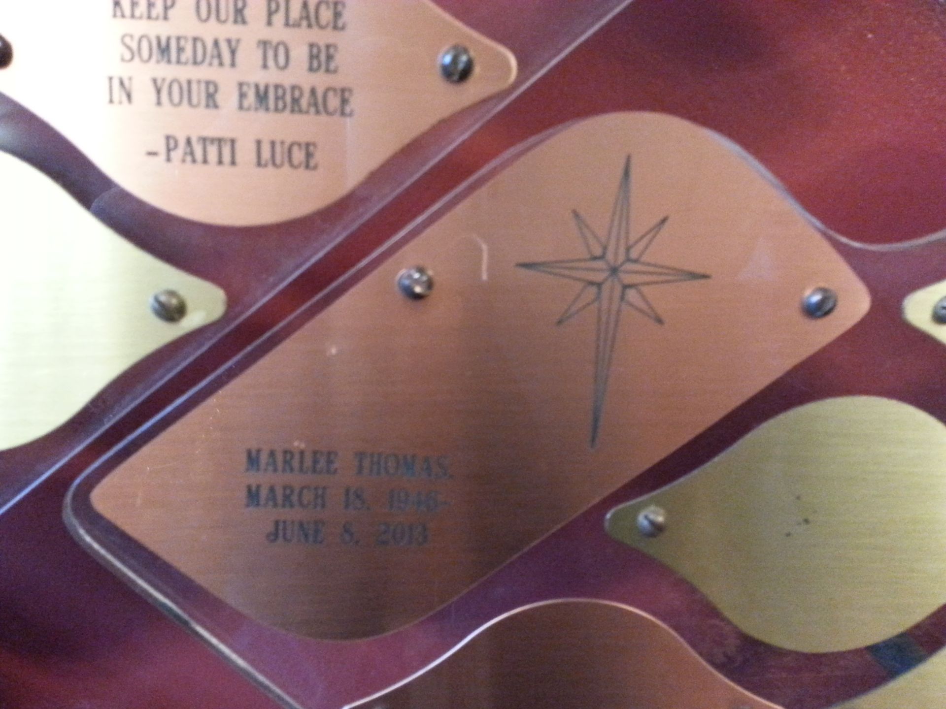 A plaque that says 