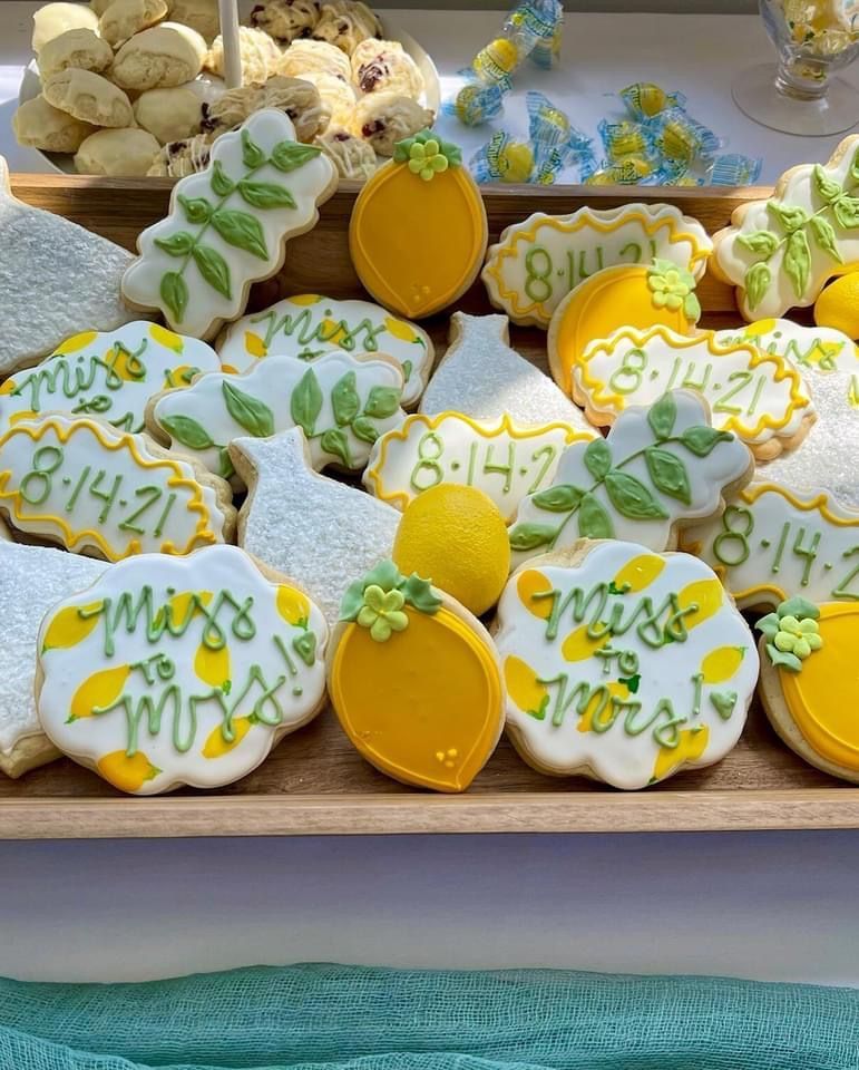 a tray of cookies with one that says miss on it