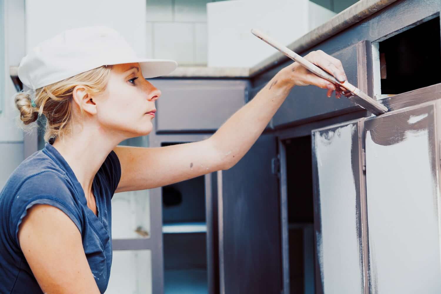 painting kitchen cabinets yourself, DIY