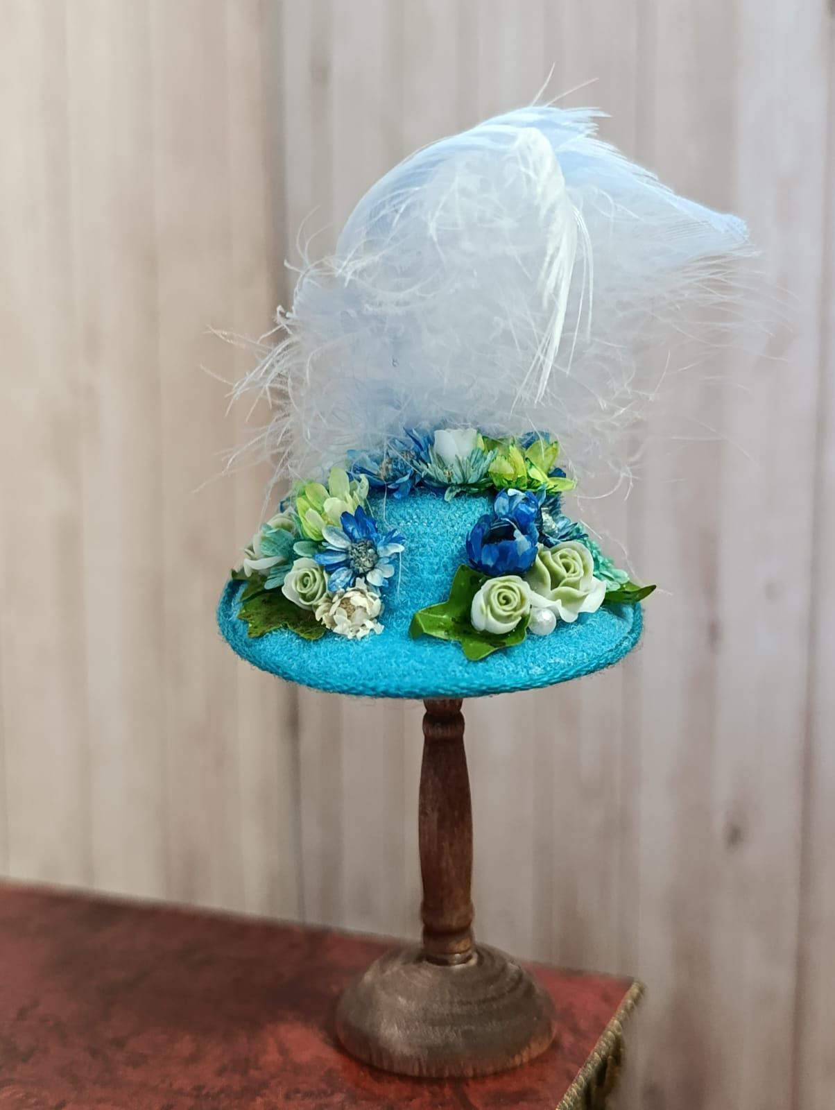 Turquoise hoed