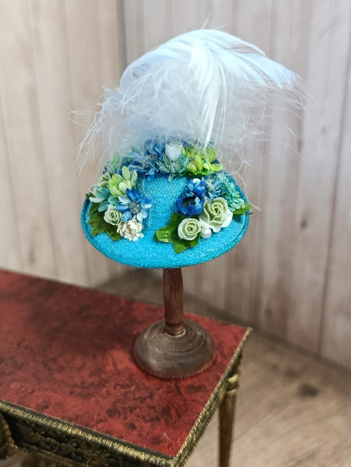 Turquoise hoed
