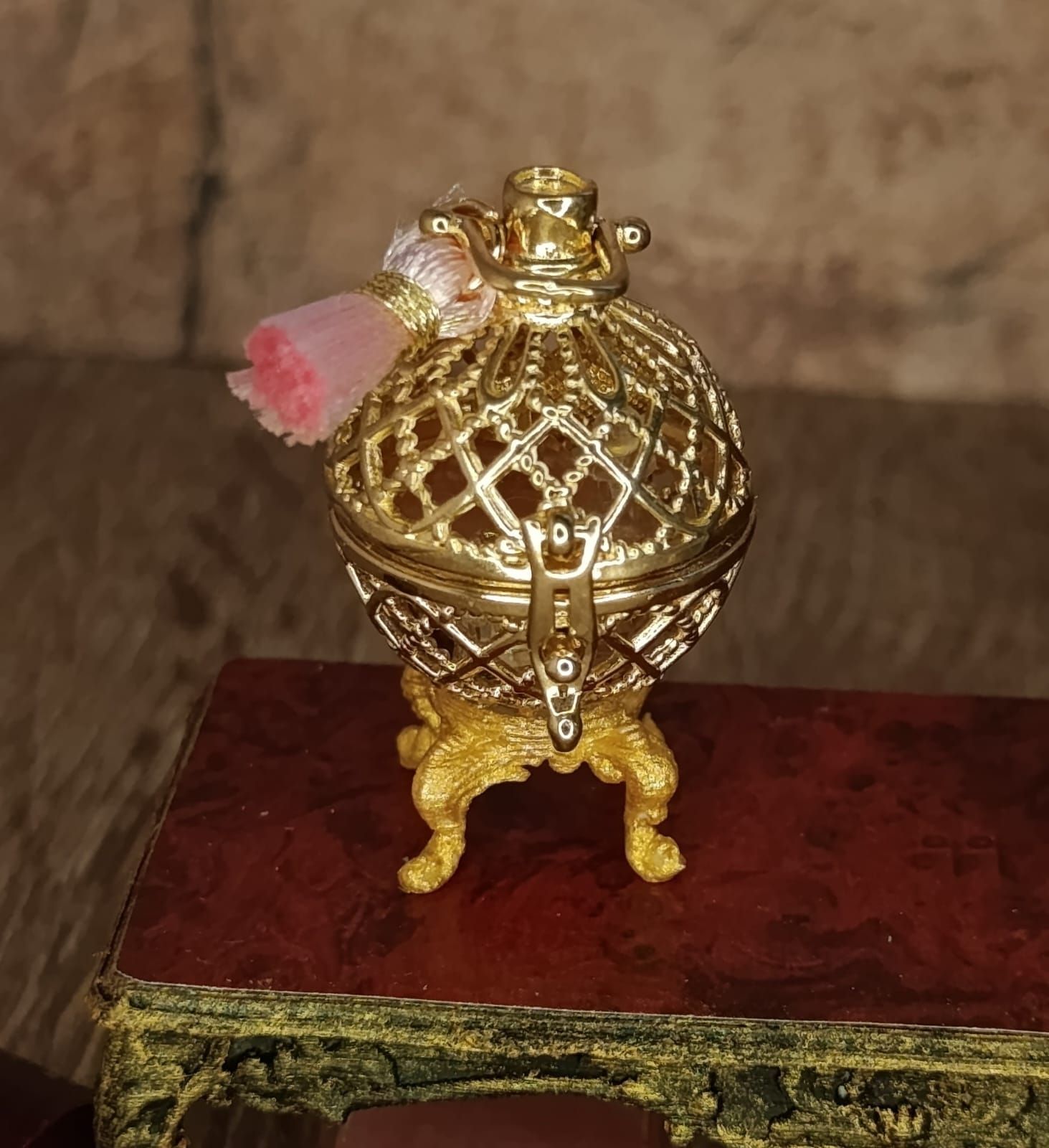 Fabergé-stijl, parfum, boudoir, salon, luxe miniatuur, 1:12, poppenhuis, curiosa, goudkleurig, handgemaakt, miniatuuraccessoire.