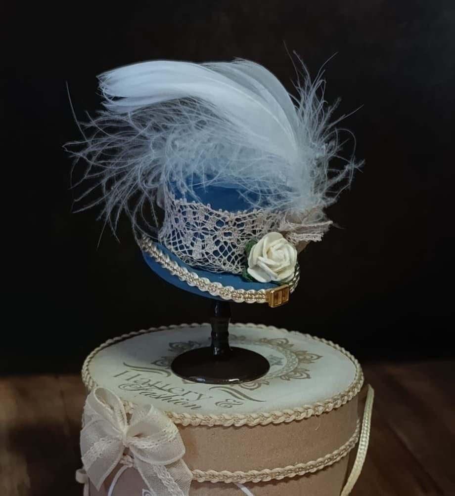 Hoed in pruisisch blauw
