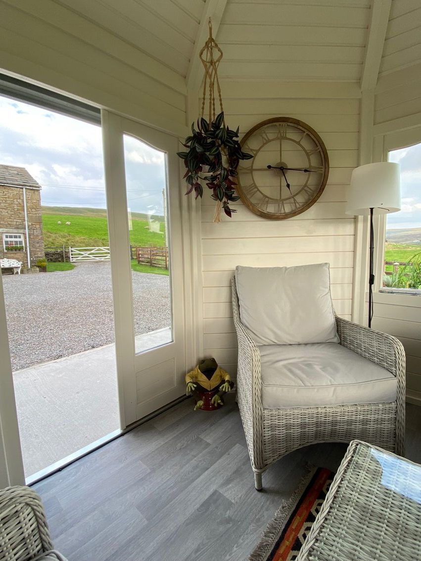 Blades Cottage summerhouse interior 2