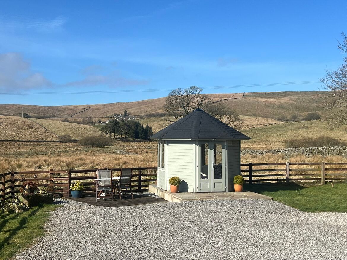 Blades Cottage garden and summerhouse