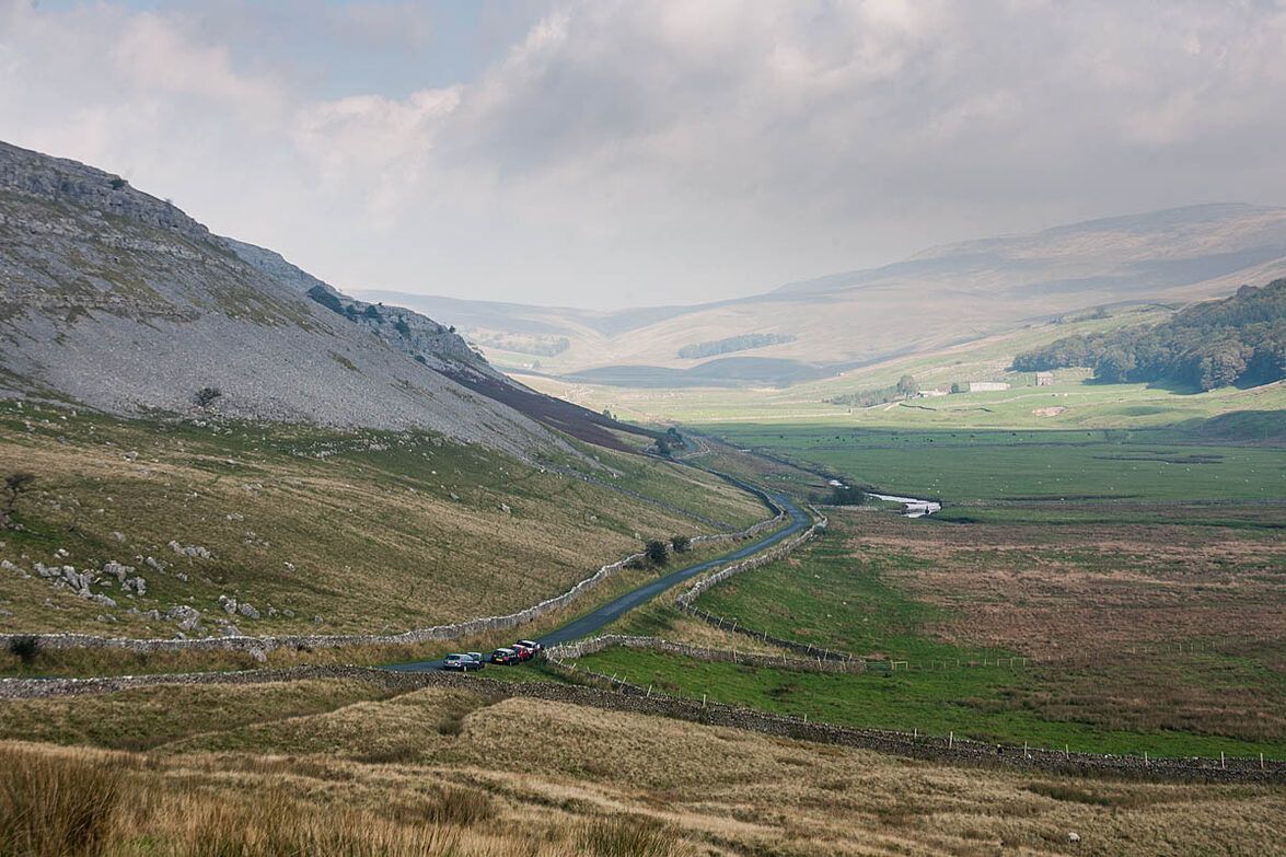 Blades Cottage drive into Deep Dale