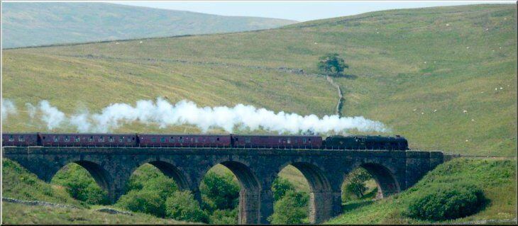 Blades Cottage Lunds viaduct