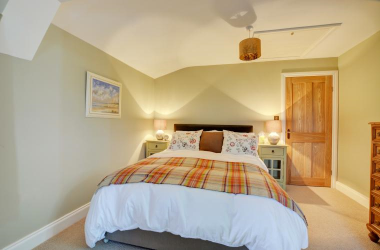 Blades Cottage bedroom 2