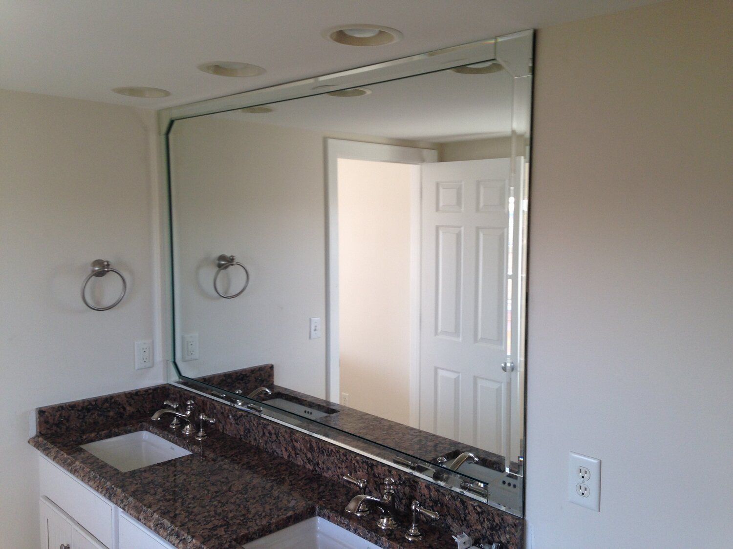 Mirror In Bathroom — Mobile, AL — Southern Glass Inc.