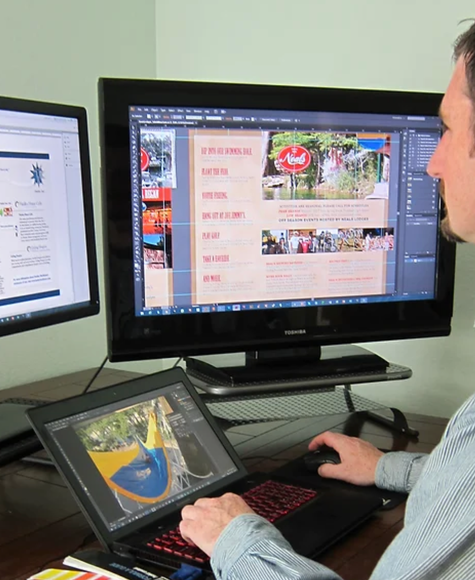 Man Using Computer — Hondo, TX — Spectrum Printing & Design