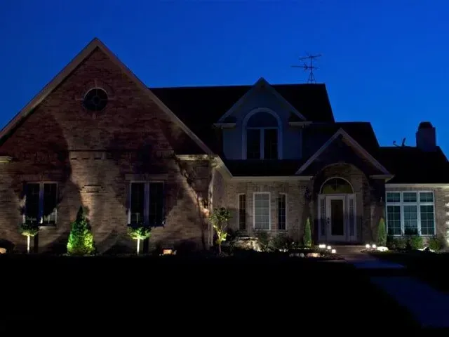 Night lighting - Bettendorf, IA - C & J Landscaping