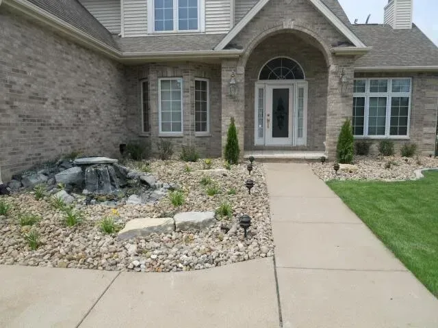 Plant bed - Bettendorf, IA - C & J Landscaping