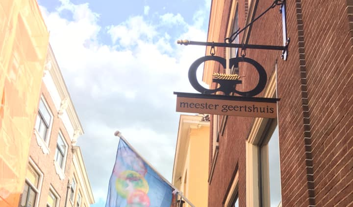 Rond de tafel voor vrede, dialoog en maaltijd Deventer Vredesweek 2023, Meester Geertshuis, Deventer