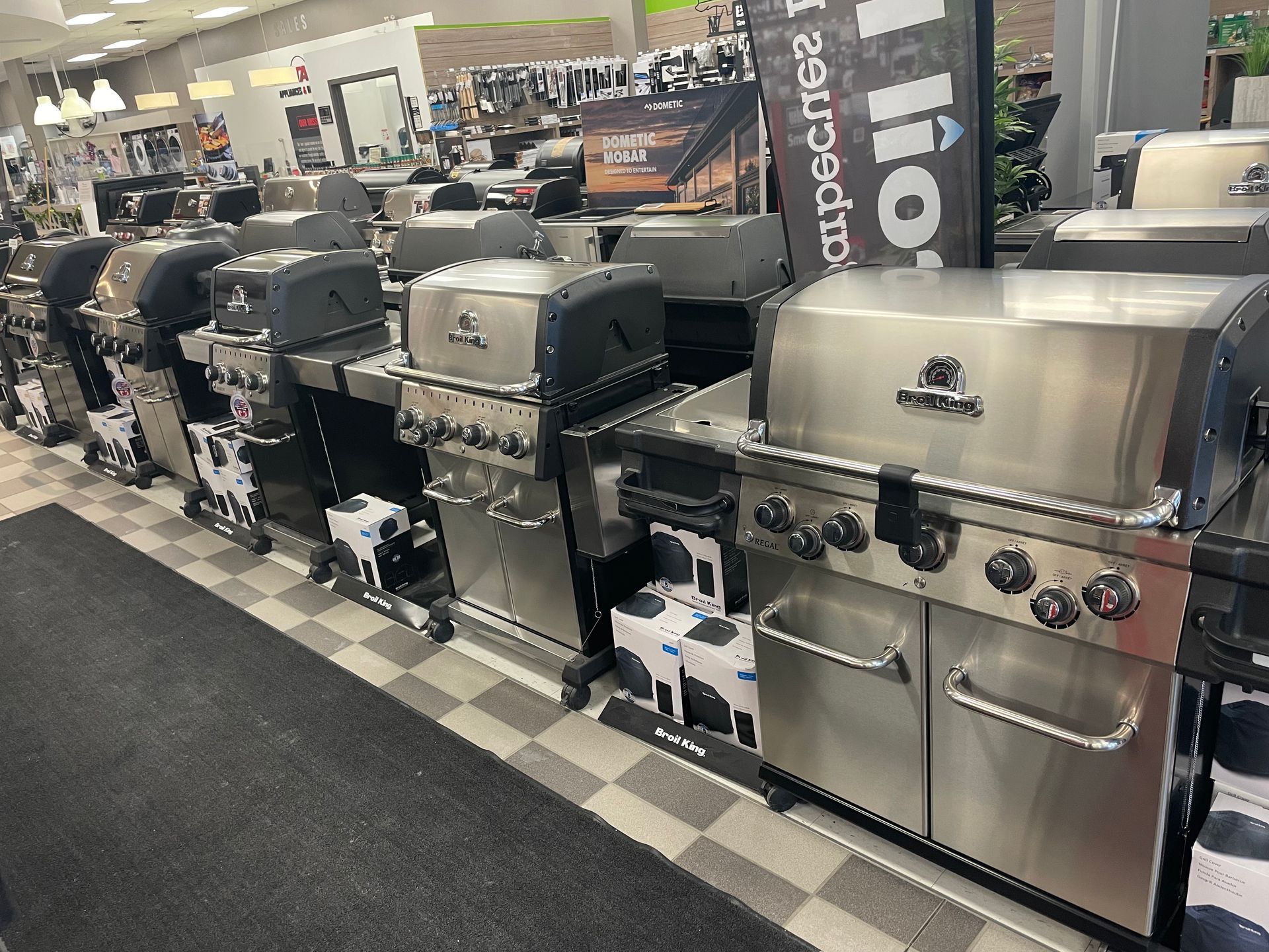 Retail and grocery store cleaning Barrie — presentation-grade commercial cleaning by Exceptional Touch Cleaning