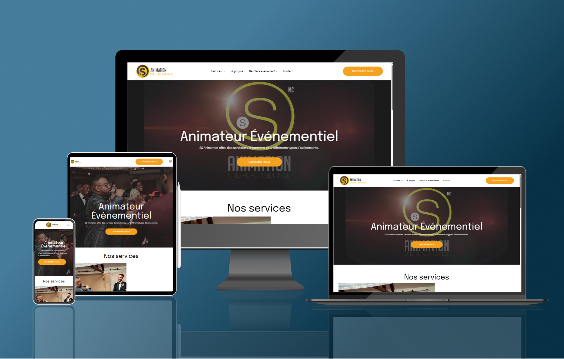 Un ordinateur, une tablette et un téléphone affichent un site Web.