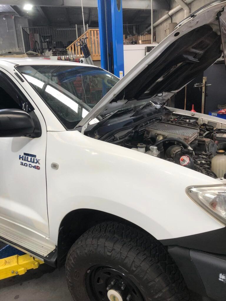 White Hilux | Wallan, VIC | RooSpeed 4X4