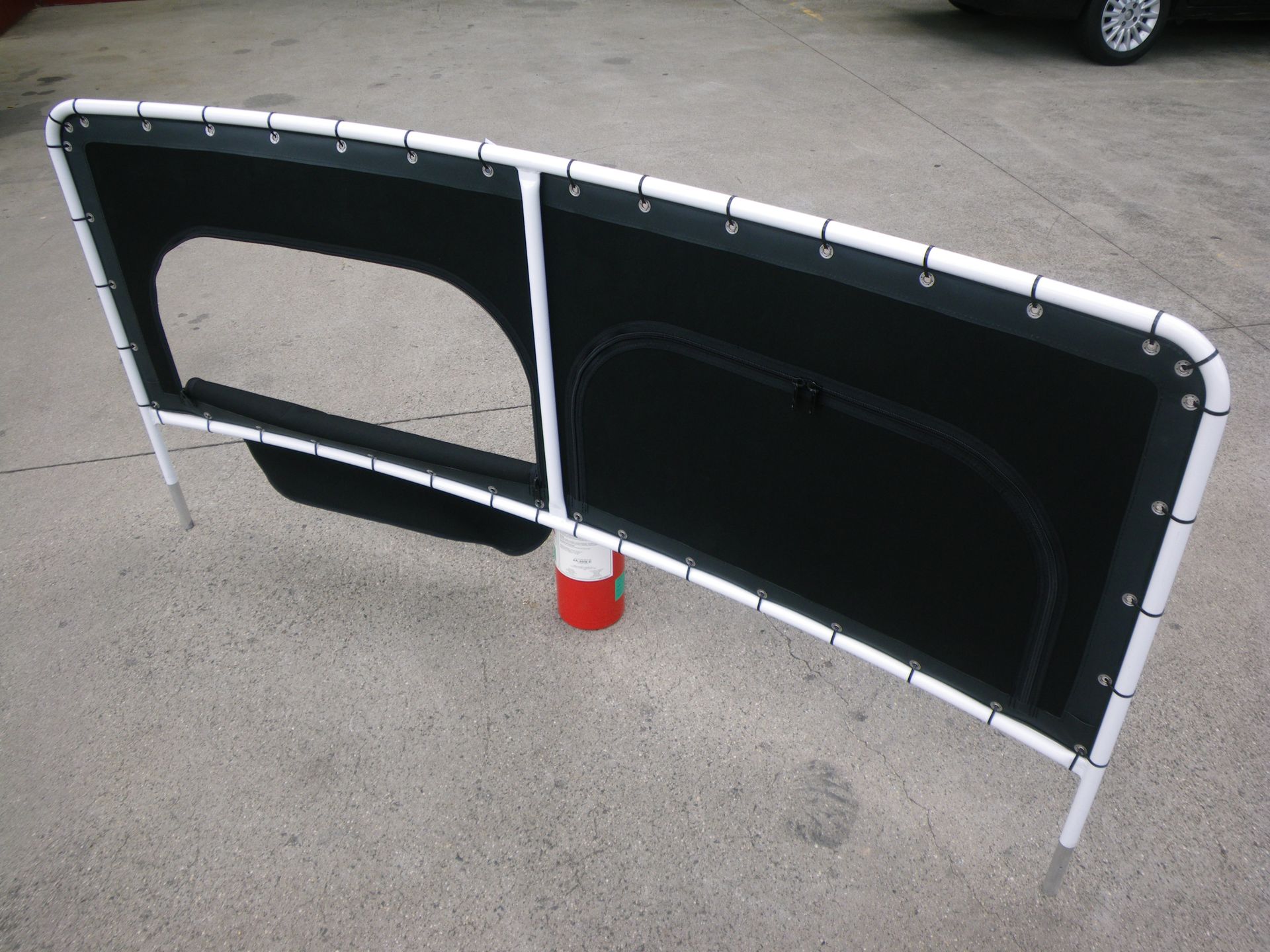 Aluminium frame with rope on canvas cover