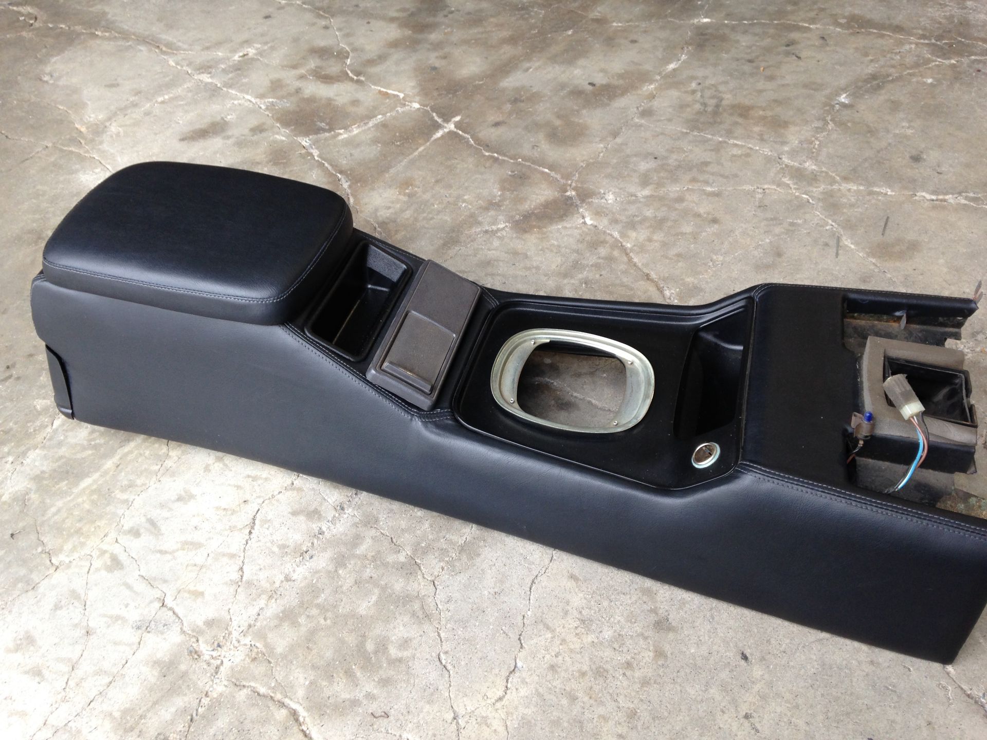 XF Falcon console covered in vinyl