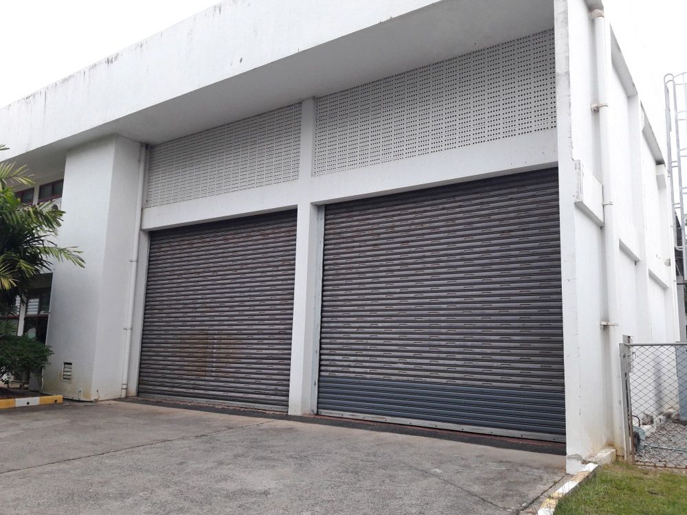 A Manual Commercial Roller Shutters