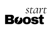 Een zwart-wit logo voor startboost met een bliksemschicht.