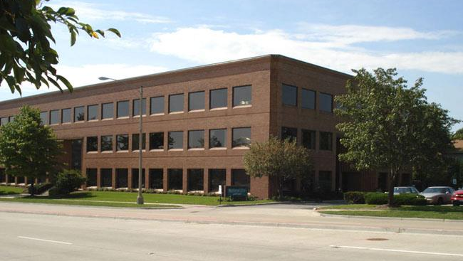 Photo of the outside of the DuPage Ophthalmology Lombard, IL office