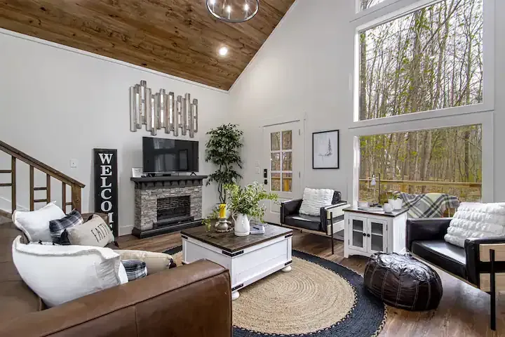 The Barn House Tree Loft cabin rentals near me