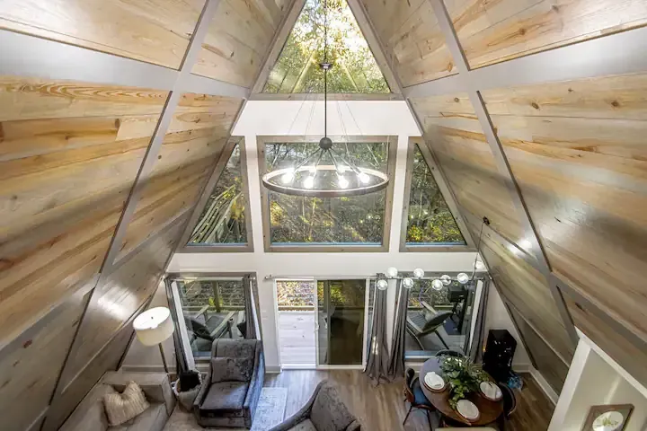 The Bridge House tree loft