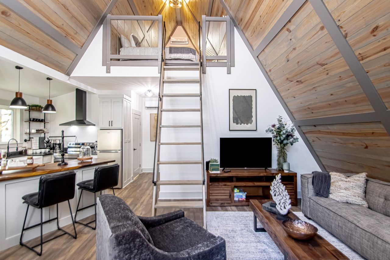 The Bridge House tree loft