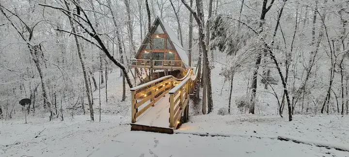 The Bridge House tree loft