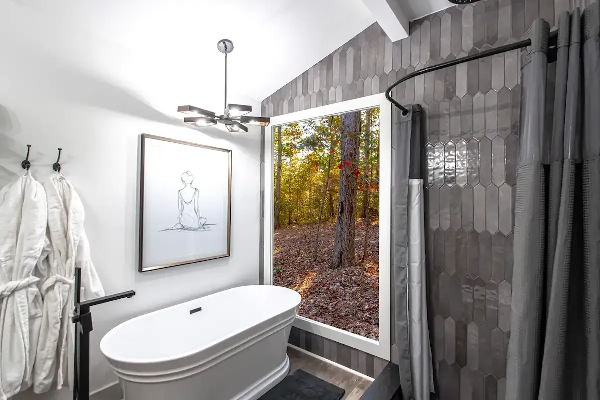 The Bridge House tree loft