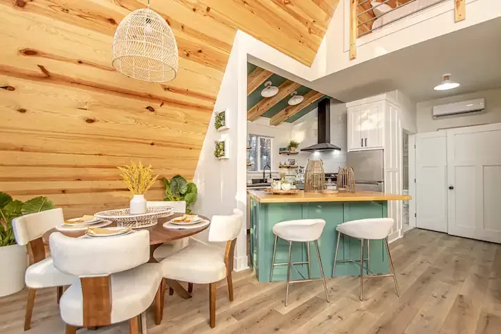 Dog Wood Tree Loft Rental