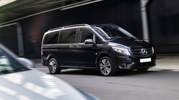 minibus bianco