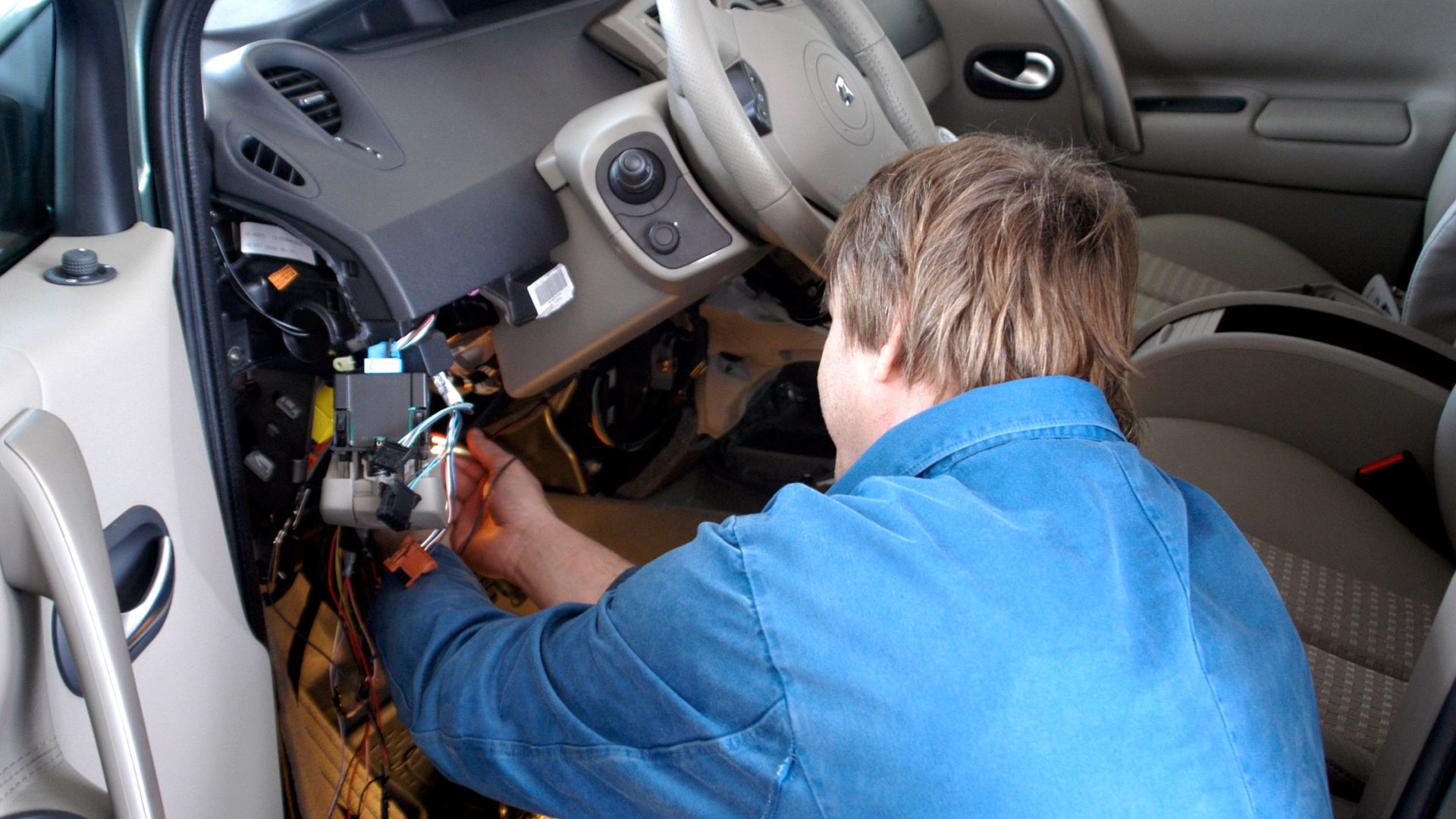 Process of Fixing a Car's Electronics | West Allis, WI | Southtown Tire & Auto Process of Fixing a Car's Electronics | West Allis, WI | Southtown Tire & Auto